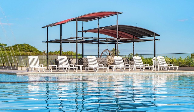 2 Fresh Triple Double Units | Free Breakfast, Spa Access & 5 mi Three Borders
