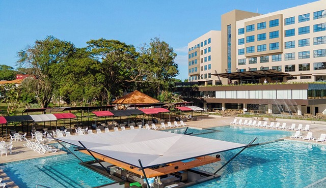 2 Superior Twin Rooms | Free Breakfast, Spa & 3 mi to IGU Airport