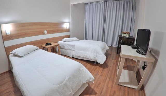 2 Units | Central Passo Fundo Stay w/Breakfast Included