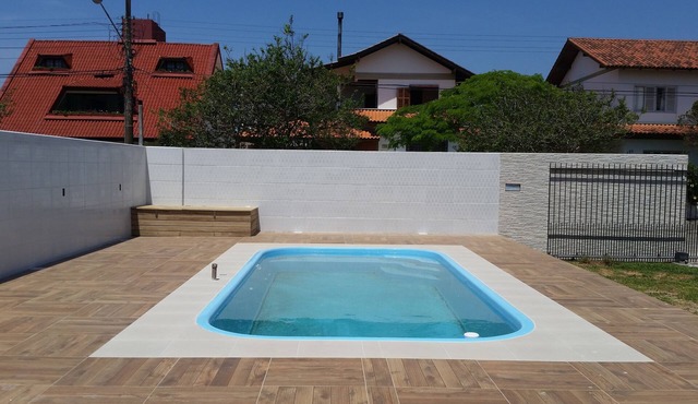 3-bedroom house on the seafront with swimming pool