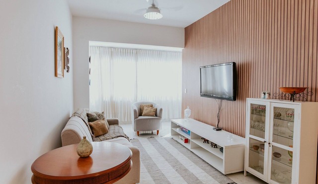 3-Bedroom Spacious and Charming Apartment with Nature Views