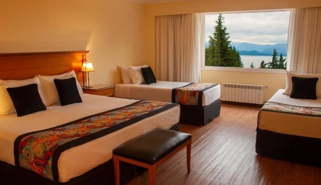 3 Quadruple Rooms with Lake View | Free Breakfast & Parking | Onsite Restaurant