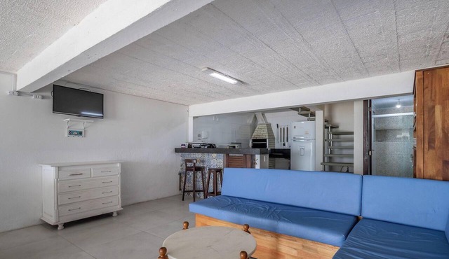 3BR Beachfront House w/BBQ Apc2200