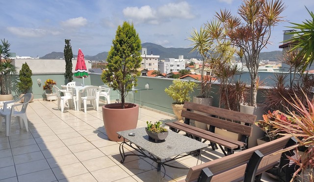 4 bedroom penthouse w / air in Praia dos Ingleses