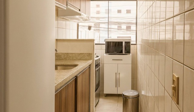 450m from the beach. Functional apartment, 500MB Wi-Fi, garage, sleeps up to 5 people.