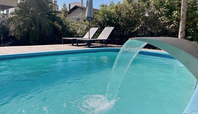 A 2 Minutos da Praia! Casa de Praia Canasvieiras Florianópolis com Piscina
