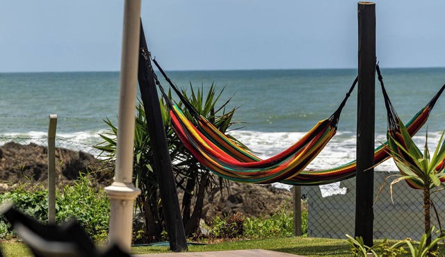 A pousada rustica de frente ao mar, exclusividade, descanso e lazer.
