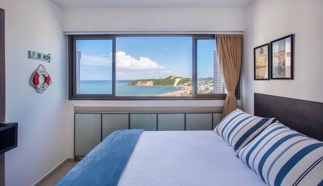 A retreat with a perfect sea view, 2 bedrooms, Wi-Fi, 24-hour concierge, rotating garage. in Natal