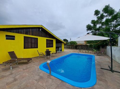 Acácias - Casa com Piscina e Quadra de Vôlei