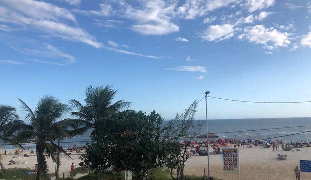 Amazing apartment, prime location on Itaúna Beach, ocean view.