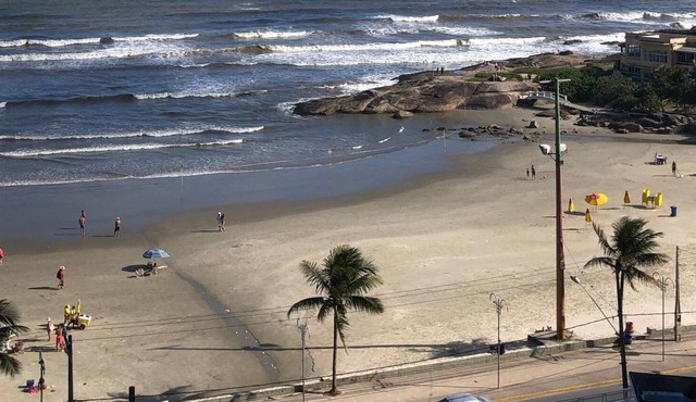 Amplo apto, frente para o mar com 2 garagens - Praia do Sonho