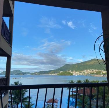 Angra dos Reis - Apartamentos com Vista para o mar OU para piscina Condomínio Porto Bali