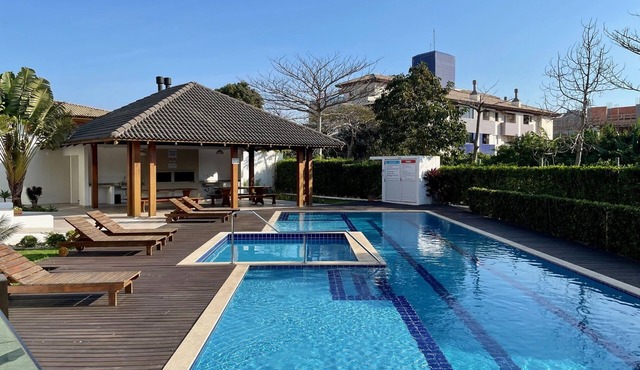 Apenas 3 Minutos do Mar com Piscina Incrível
