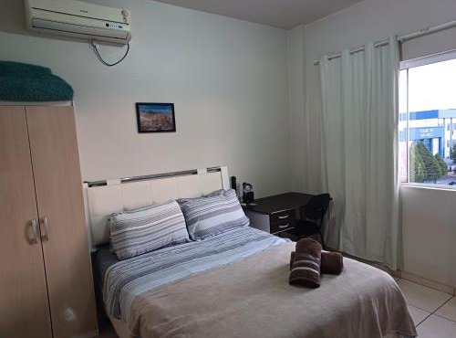 Apart perto da Unimed, Catedral e HSA de 2 quartos com AR, mini-Academia e garagem no Centro-sul