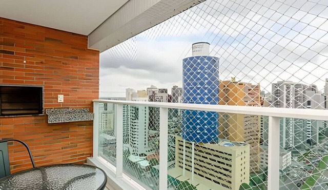 Apartamento com Vista do 22º Andar, Piscina Aquecida e Garagem | Batel, Curitiba