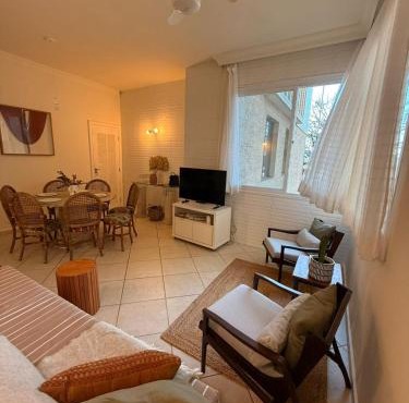 Apartamento de frente para o mar na Pitangueiras