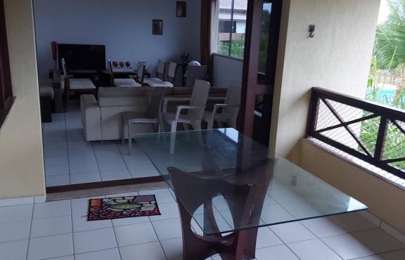 Apartamento em guarajuba 200m da praia