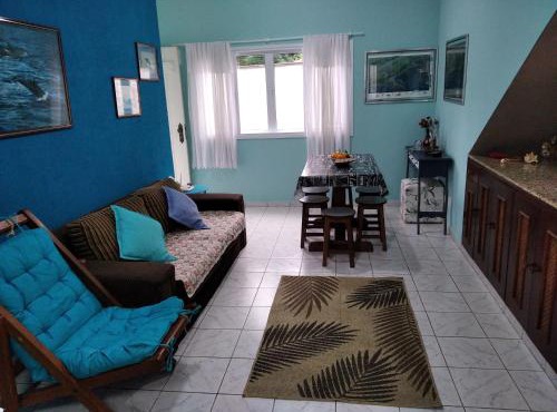 Apartamento térreo em maranduba com ar condicionado