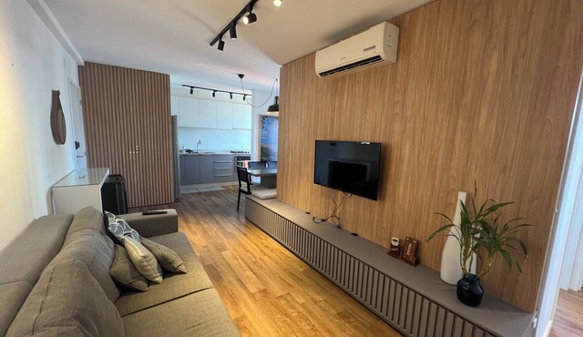 Apartment 200 m from the beach with AC and pool in Piçarras near. Bato Carrero World
