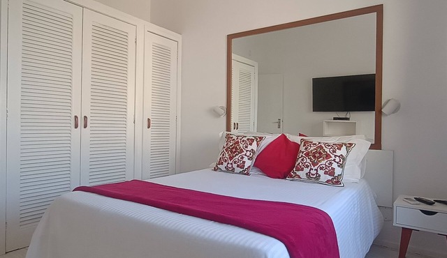 Apartment in an excellent location 250 meters from Ipanema beach
