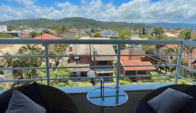 Apartment in the open shopping center in Jurerê Internacional.