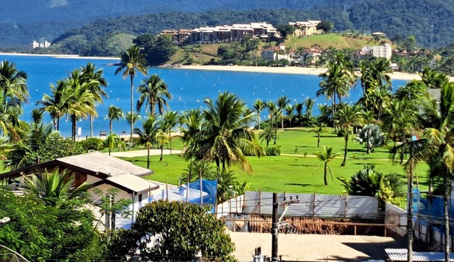 Apartment with balcony and breathtaking view - Small pets allowed. in Caraguatatuba