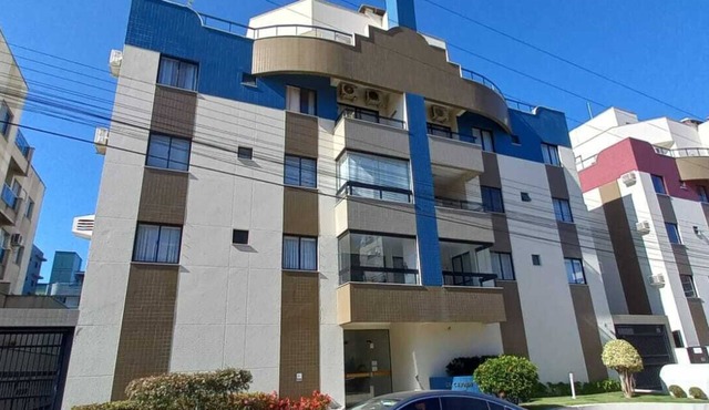 APARTMENT WITH 5 BEDROOMS - 100 METERS TO THE BEACH