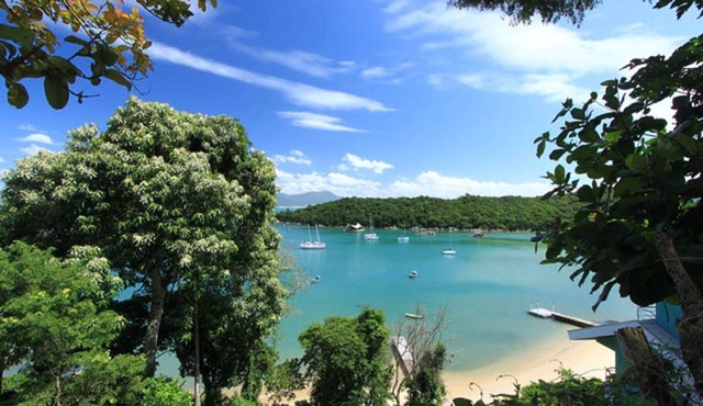 Apartment with Pool in Porto Belo