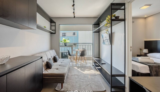 Apt w/Gourmet Balcony 190m From the Metro Wal0714