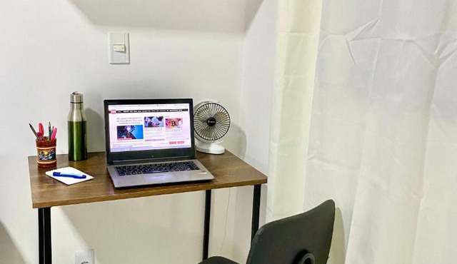 Apto aconchegante no centro perto do Shopping com 2 Quartos Casal ArCond WiFi 400M HomeOffice Cozinha Maq Lavar e Garagem em Dourados in Dourados