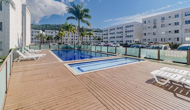 Apto com Piscina e Garagem no Roçado