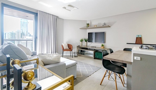 Apto com Varanda p/2 hóspedes | Centro Blumenau