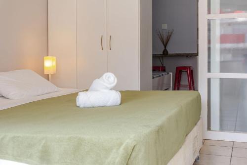 Apto em Condomínio Resort, 20 metros da praia N220