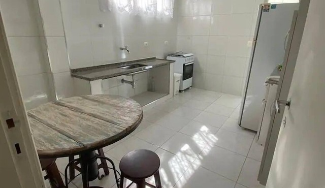 Apto na Enseada a 50 metros da praia in Guarujá