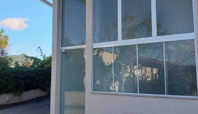 Beautiful 1 bedroom duplex. We accept pets - 700m from UFSC