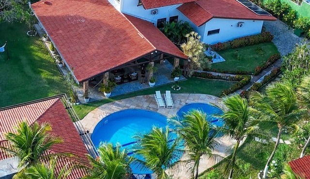 Beach house with pool in Cumbuco - 5 bedrooms + 50m from the sea