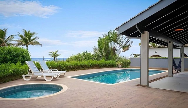 Beachfront with pool - Costa do Sol