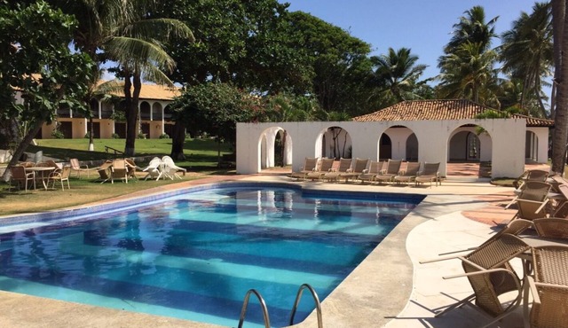 Beachfront apartment with 3 bedrooms in the main village of Praia do Forte. in Mata de São João