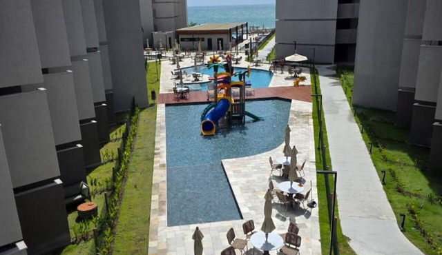 Beachfront Deluxe Flat in Carneiros Beach, a complete resort for up to 4 people. in Tamandaré