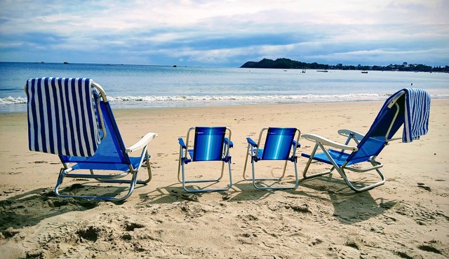 Beachfront house 5 minutes from Beto Carrero World theme park.