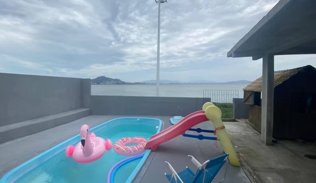 Beachfront house with pool next to the Sesc Cacupe hotel.