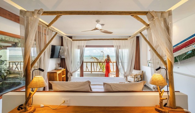 Beachfront retreat in Preá, with pool, rooftop, massage room and gym. in Caiçara