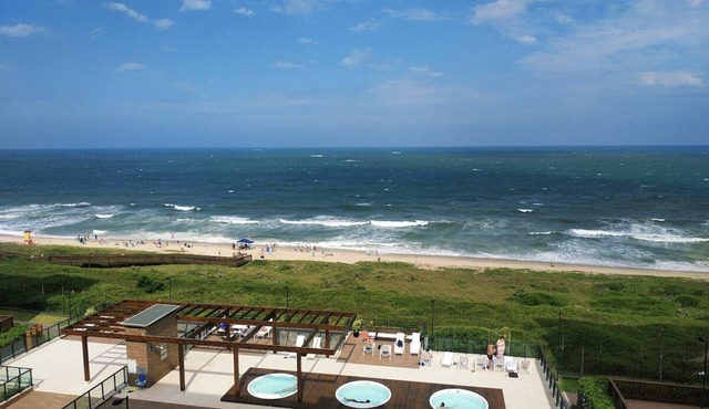 Beachfront Tower 5: Heated Pool, Ocean View, Fast Wi-Fi & AC - Sleeps 6