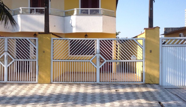 Beachfront townhouse (ocean view)