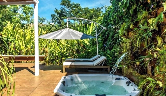Beautiful and cozy high-standard house in a resort-style condominium in Juquehy.