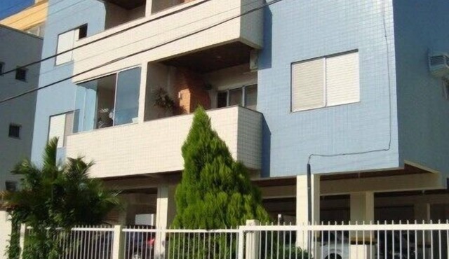 Beautiful apartment, 3 bedrooms, 30m from the beach, garage, Wi-Fi, Netflix, air conditioning, balcony.
