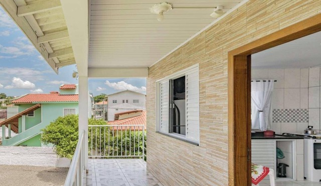 Bela casa a 250m da Praia Santinho Florianópolis
