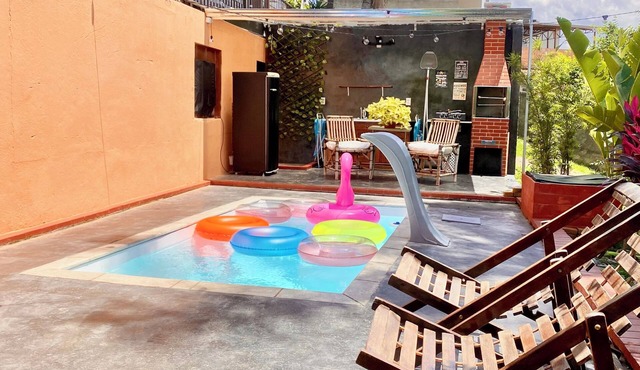 House in BH PetFriendly, excellent location, garage and swimming pool with hydromassage. in Jardim Filadelfia Belo Horizonte