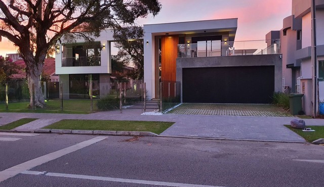 Modern High Standard Mansion on Av. Buzios