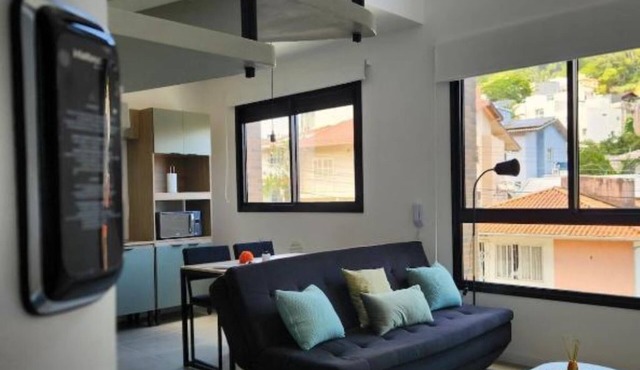 Modern, new loft, upscale neighborhood, good location near UFSC with garage